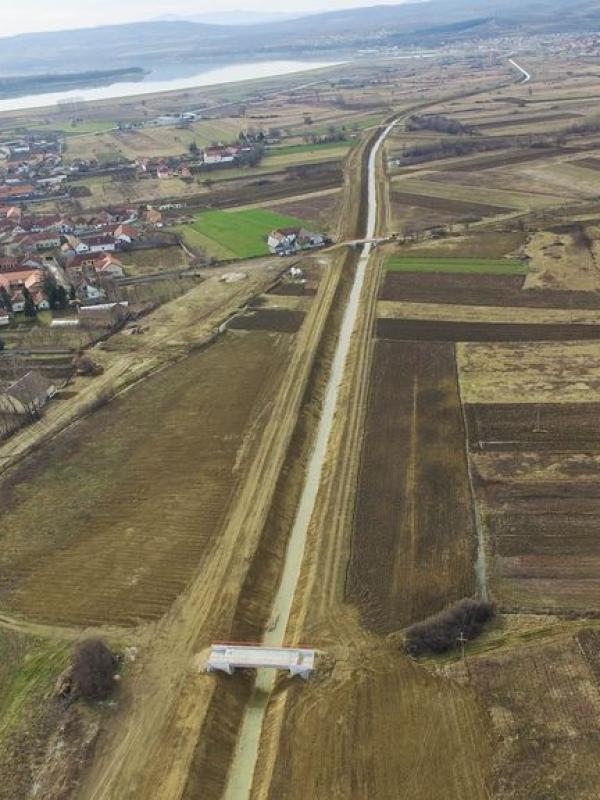Iskop kanala dužine 3000m oko sela Grabovica
